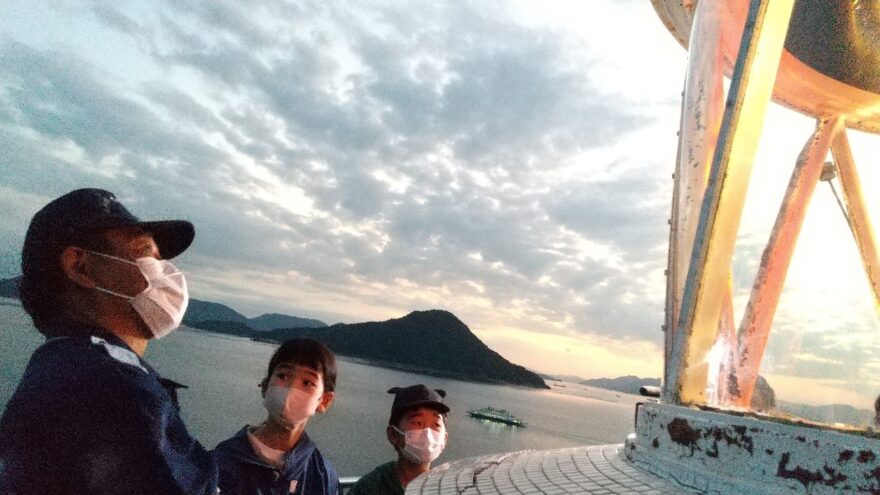 海のキッズサポーターの２人が広島港を守る灯台を見学👀